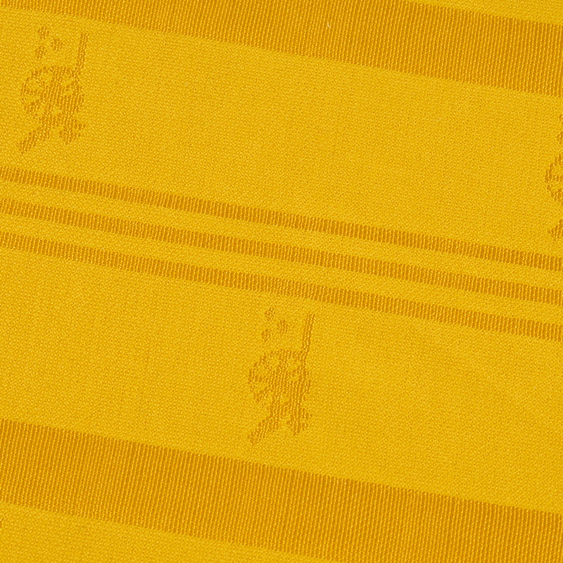 Kolme hienoa ja yksi karkea kaksipuolinen jacquard-kangas